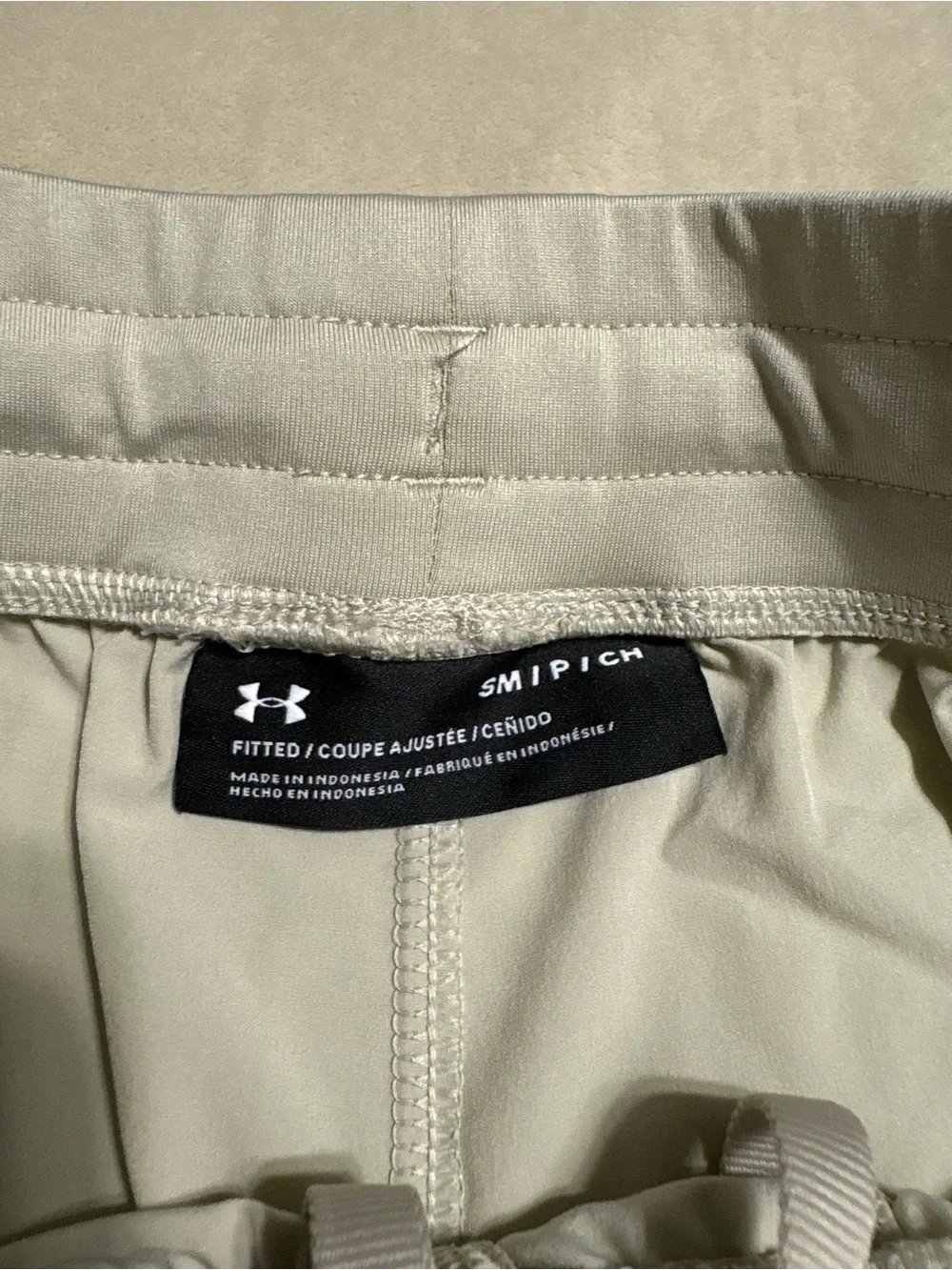 Under Armour Men's Light Gray Athletic Joggers